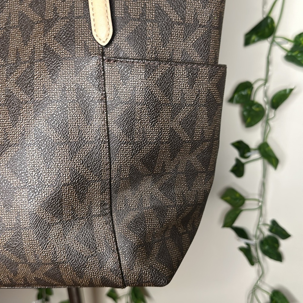 Michael Kors Jet Set East West Signature Zip Tote Bag - Picture 7 of 14